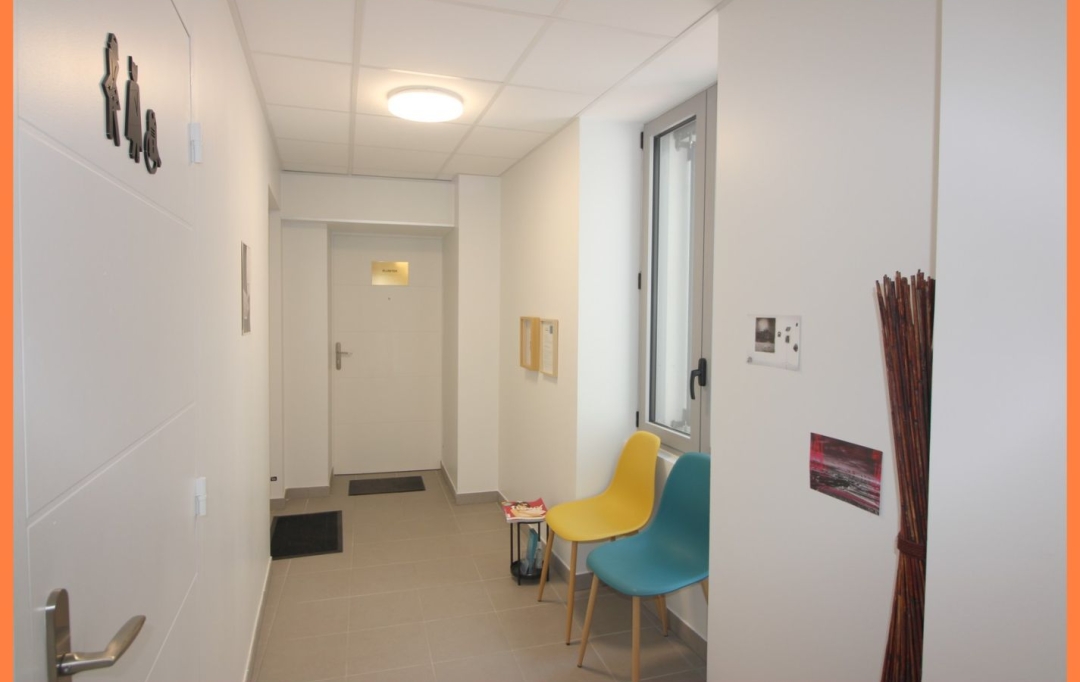 Annonces MAISON RHONE : Local / Bureau | MONTLUEL (01120) | 30 m2 | 105 000 € 